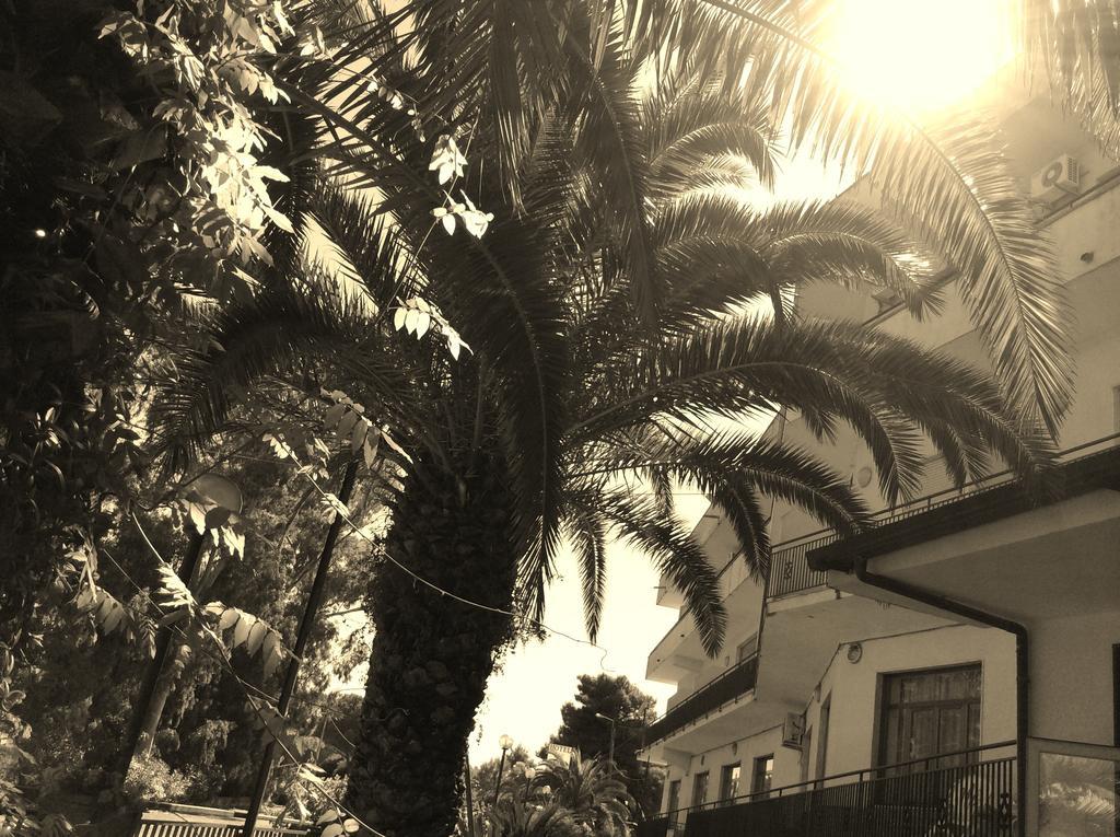 Hotel Eden Perdifumo Bagian luar foto