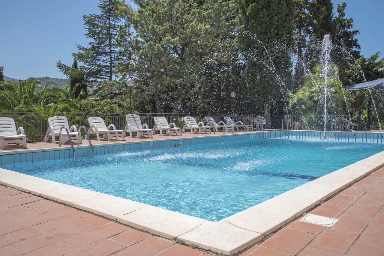 Hotel Eden Perdifumo Bagian luar foto